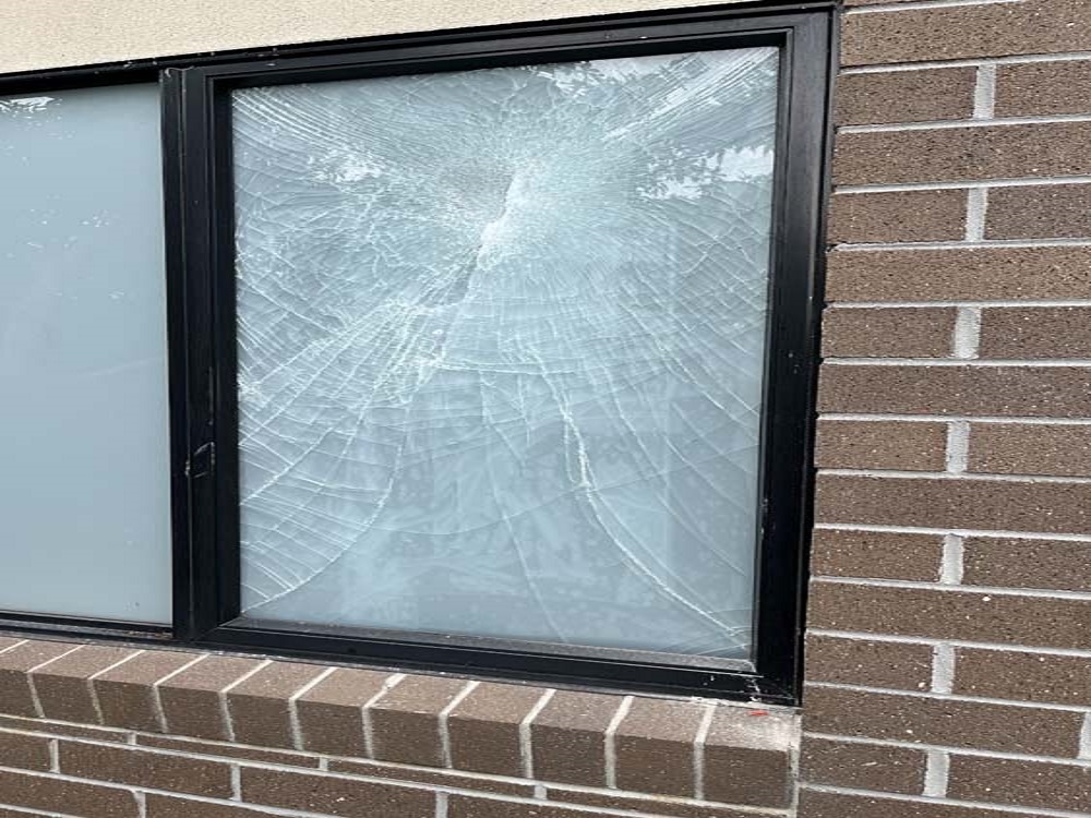 Residential window glass replaced in Rosebud